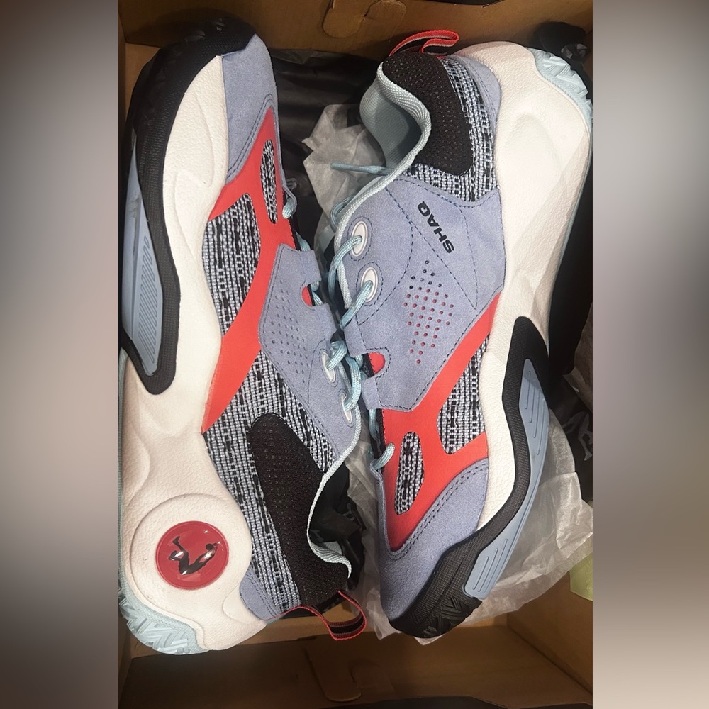 Men’s size 11 Shaq Endless Sky shoes brand new still in box